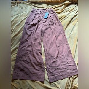 Brown pants. Size Medium. Amazon